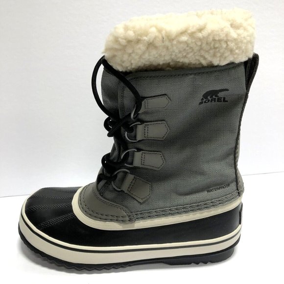 Sorel Women's Winter Carnival, Gray Winter Boots, Size 7 M.